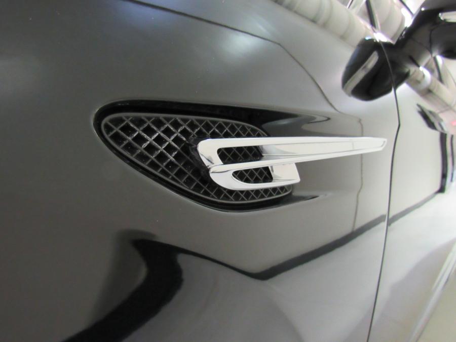 Детали экстерьера Bentley Flying Spur V8 S 2017 года  (фото 35 из 154)